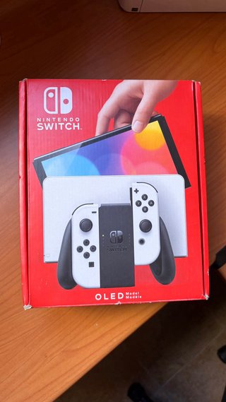 Nintendo Switch OLED Blanca + Mario Kart 8 + Funda