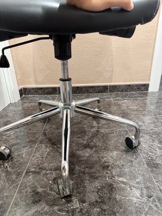 Silla de oficina negra