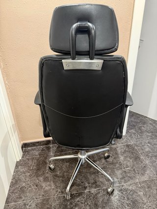 Silla de oficina negra