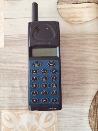 Lote 3 Móviles Vintage / (Ericsson, Samsung,LG)