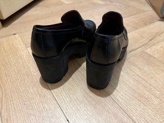 Zapatos de tacón negros plataforma