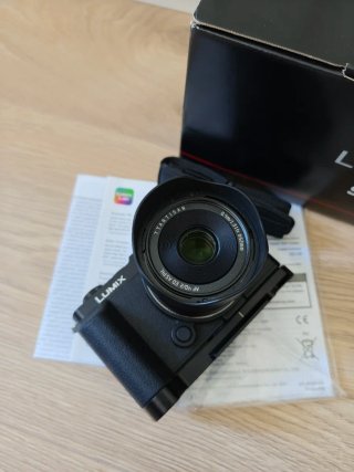Panasonic Lumix S9 con objetivo TTArtisan 40mm