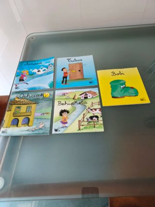 Colección de e 16 Libros infantil en Euskera