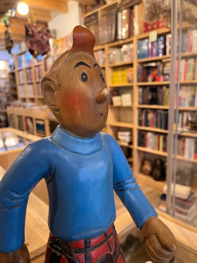 Tintin y Milu madera historia La isla negra