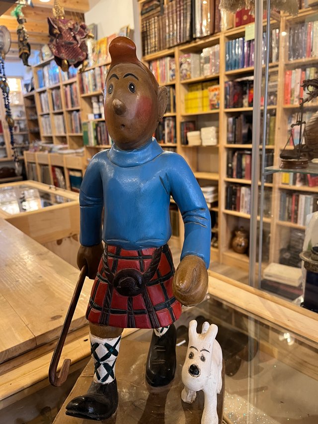Tintin y Milu madera historia La isla negra