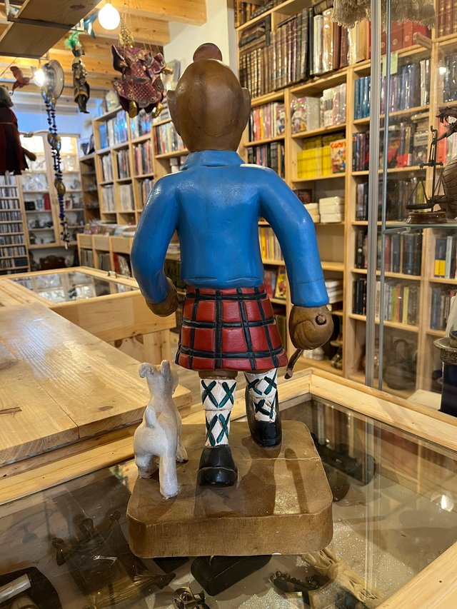 Tintin y Milu madera historia La isla negra