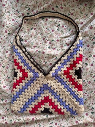Bolso de hombro tejido