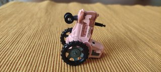 TRACTOR CHEWALL