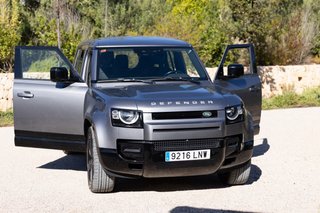 Land Rover Defender 2021