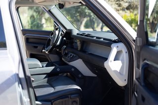 Land Rover Defender 2021