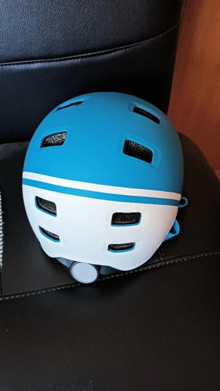 Casco de Patinaje Infantil Azul y Blanco