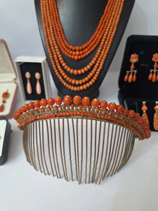 Conjunto Coral Naranja: Collar y Pendientes