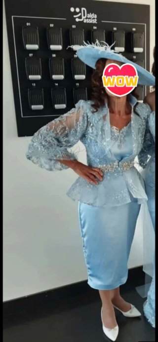 Vestido de fiesta azul con chaqueta
