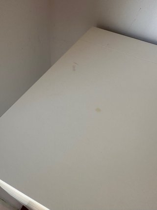 Cajonera blanca con espejo