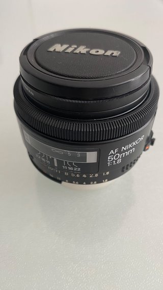 Cámara Analógica Nikon F-301 + Accesorios