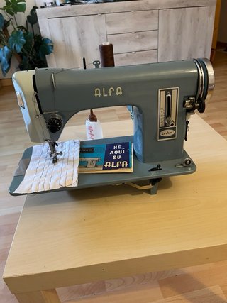 Máquina de Coser Alfa De Luxe