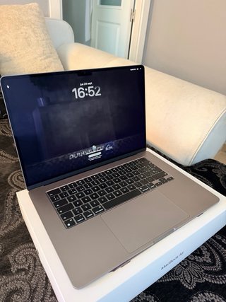 MacBook Air 15” Chip M3 Memoria de 16 GB SSD 512GB