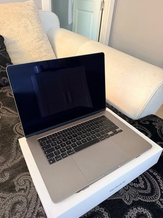 MacBook Air 15” Chip M3 Memoria de 16 GB SSD 512GB