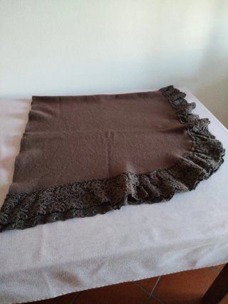 Scialle donna marrone con pizzo