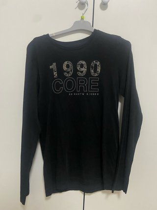 Camiseta Manga Larga Negra 1990 Core