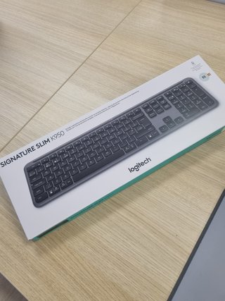 Teclado Logitech Signature Slim K950 Bluetooth