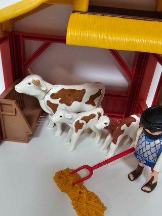 Establo Belén Playmobil con Vacas