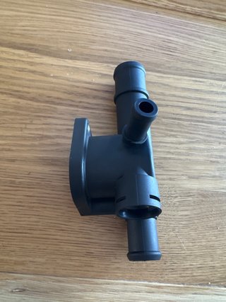 Brida Refrigerante MEYLE Skoda Seat VW