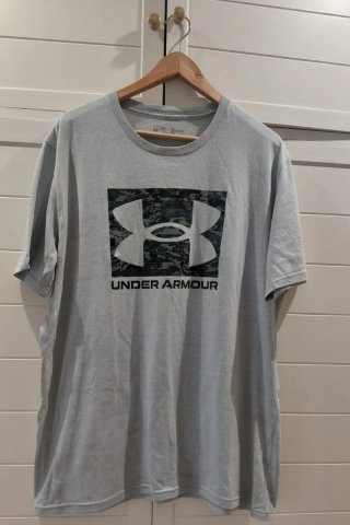 Camiseta Under Armour gris talla XL