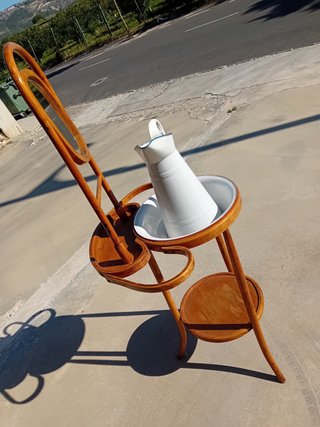Lavabo antiguo de madera y cerámica
