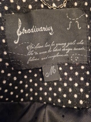 Abrigo Stradivarius Talla M Lunares