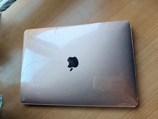 MacBook Air Apple