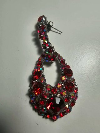 Pendientes Largos de Fiesta con Pedrería Roja