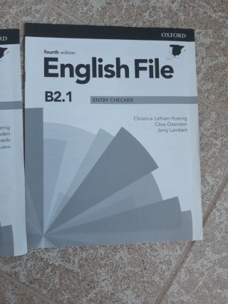 English File With Online Practice for Speakerts...