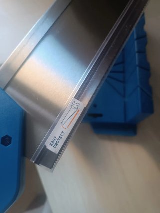 Serrucho Dexter y caja de ingletes