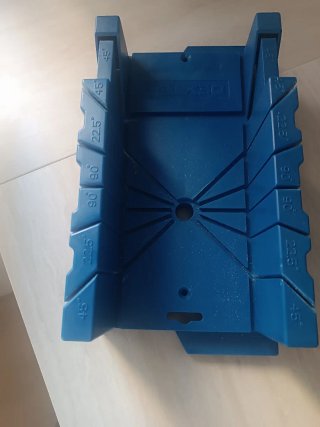 Serrucho Dexter y caja de ingletes