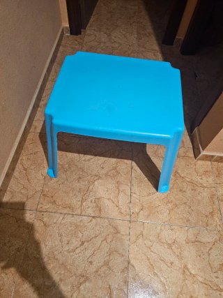 Mesa infantil azul
