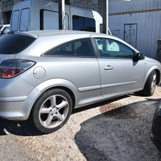Opel Astra Plateado