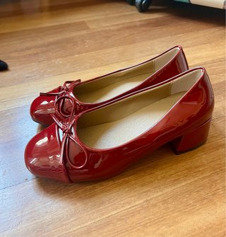 Zapatos charol rojos lazo T35