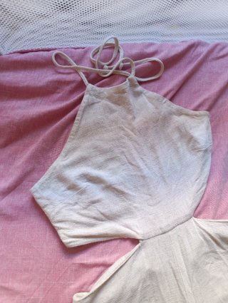 Mono de mujer con escote halter