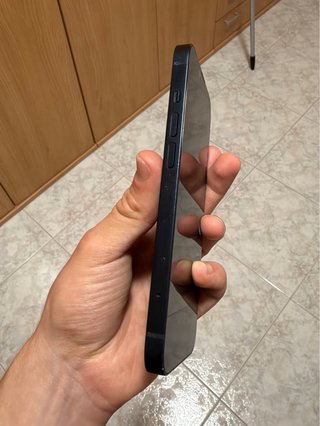 iPhone 13 128GB Mezzanotte Capacità batteria: 83%
