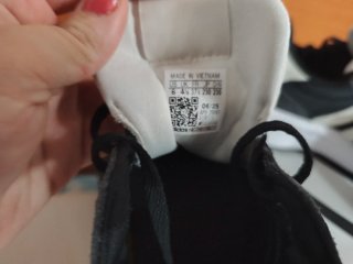 Zapatillas Adidas Negras y Blancas