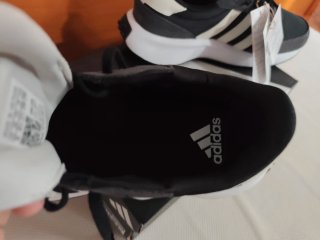 Zapatillas Adidas Negras y Blancas