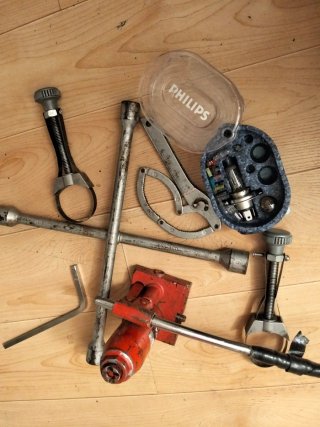 Set de herramientas para mantenimiento de coche