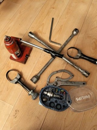 Set de herramientas para mantenimiento de coche