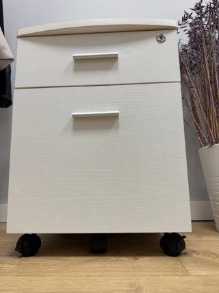 Cajonera de despacho blanca con llave