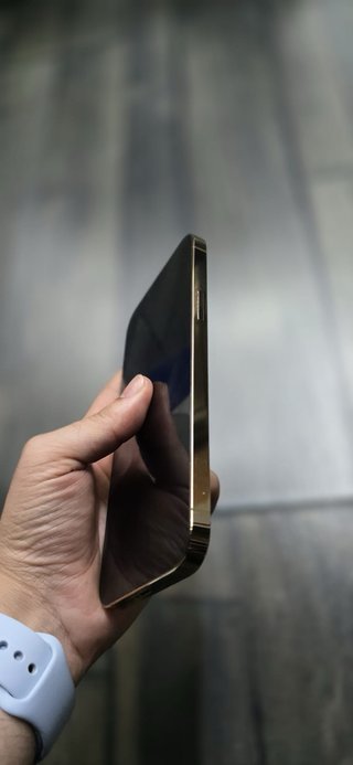 iPhone 13 Pro max Gold
