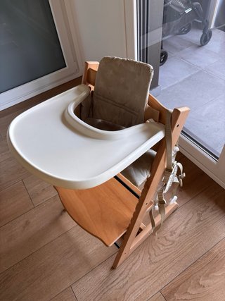Trona evolutiva stokke, con bandeja, arnes y colch
