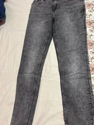 Vaquero H&M gris desgastado T.36