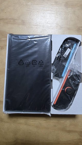 Nintendo Switch 2 Nueva. Caja de cartón dañada.