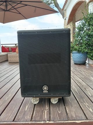 Subwoofer Yamaha DXS15 950W